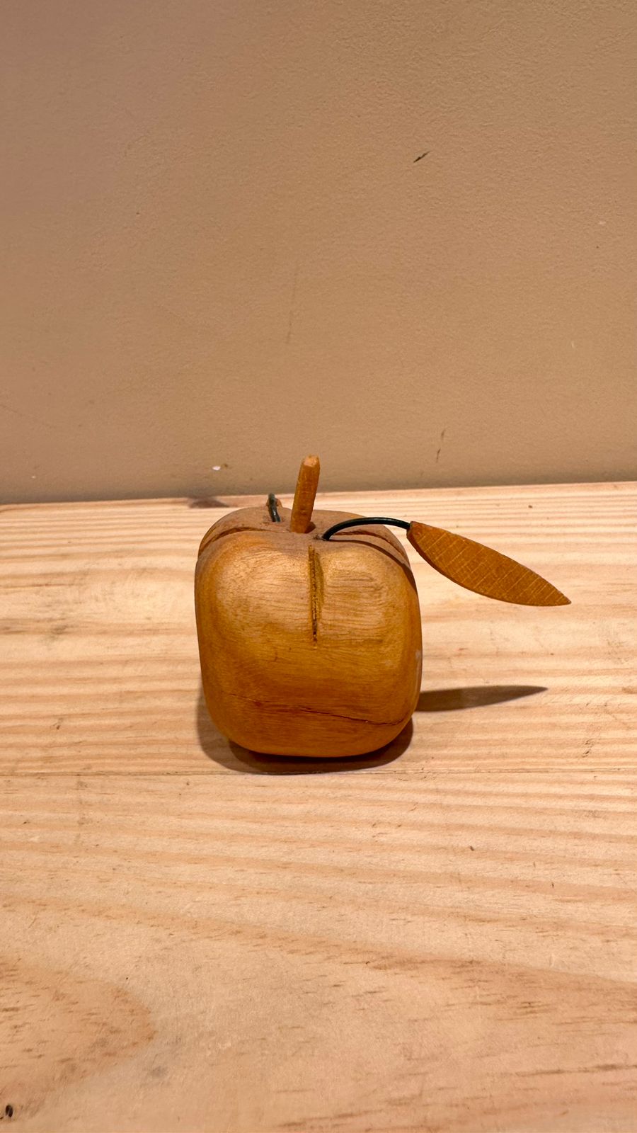 MAÇÃ MADEIRA TONHO
