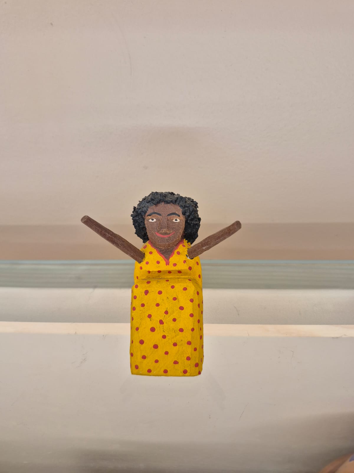 BONECA SENTADA