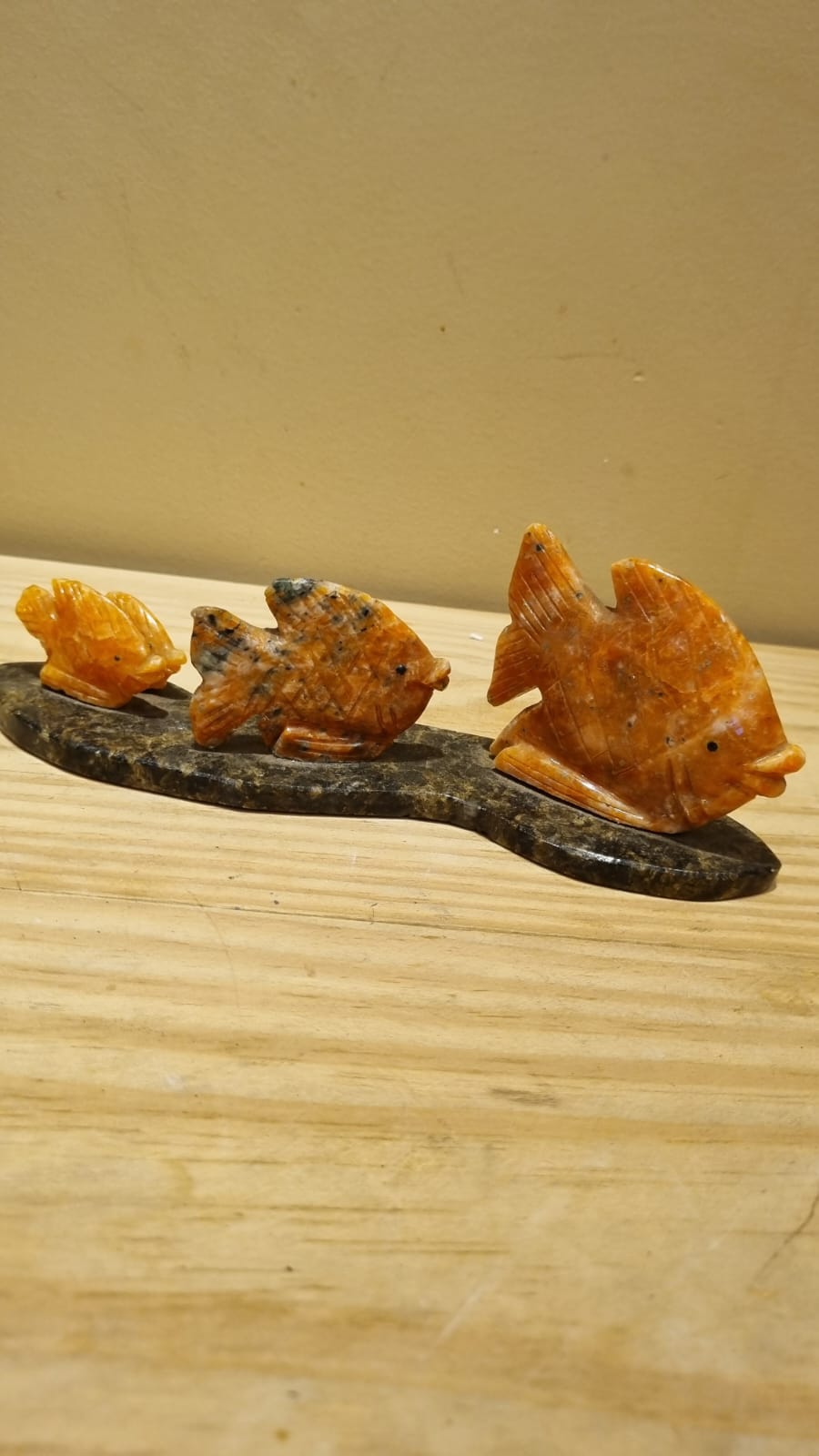 ESCULTURA PEIXES DE PEDRA
