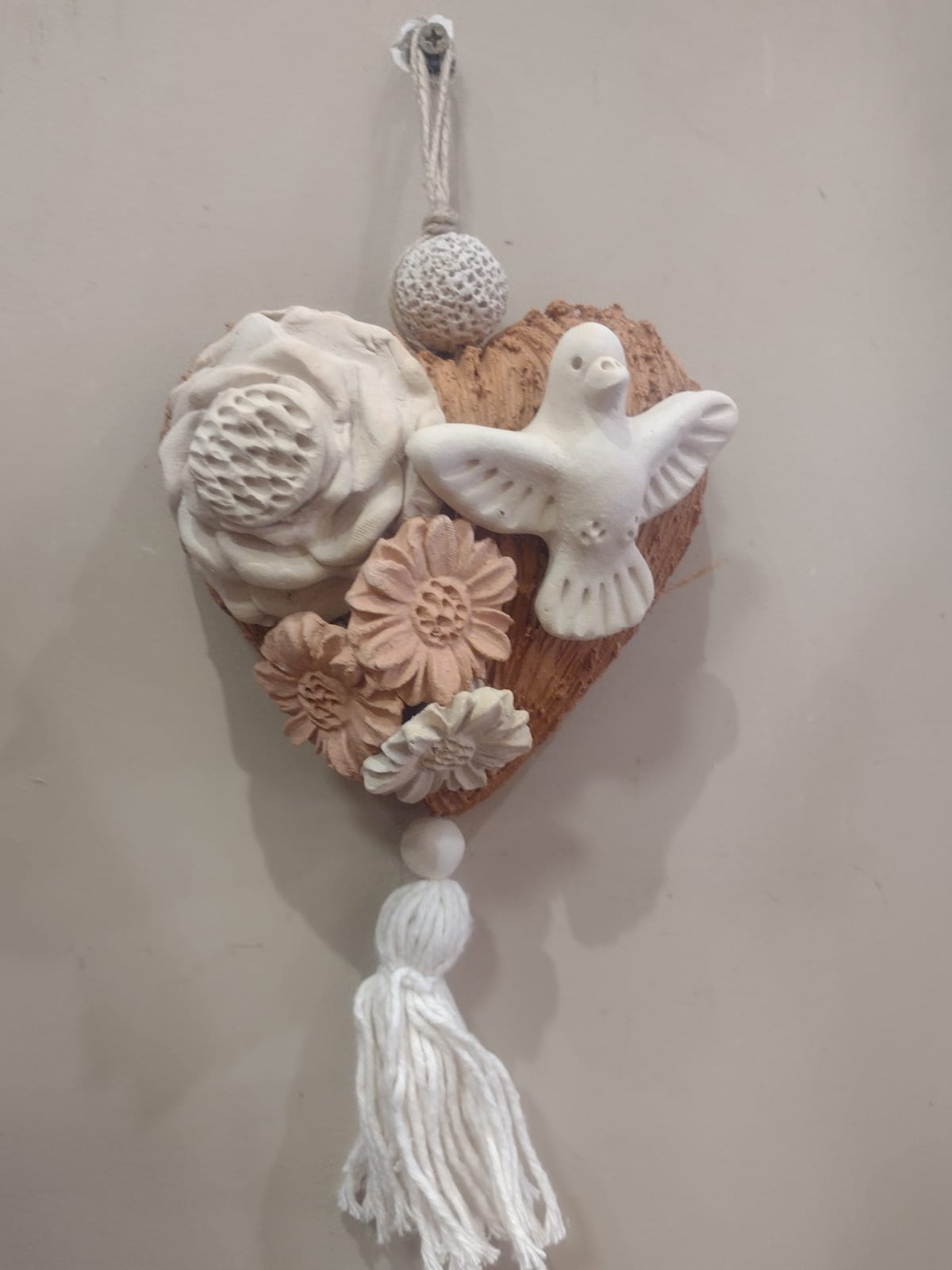 CORAÇÃO DECORADO DE PAREDE CERAMICA
